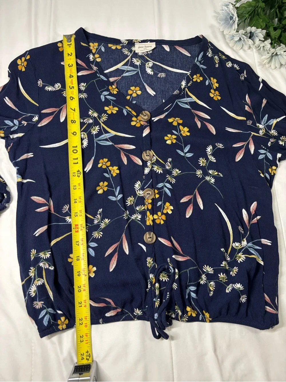 Free Kisses Navy Floral Button Front Blouse Boho Tie Hem Top Fit like a Size L